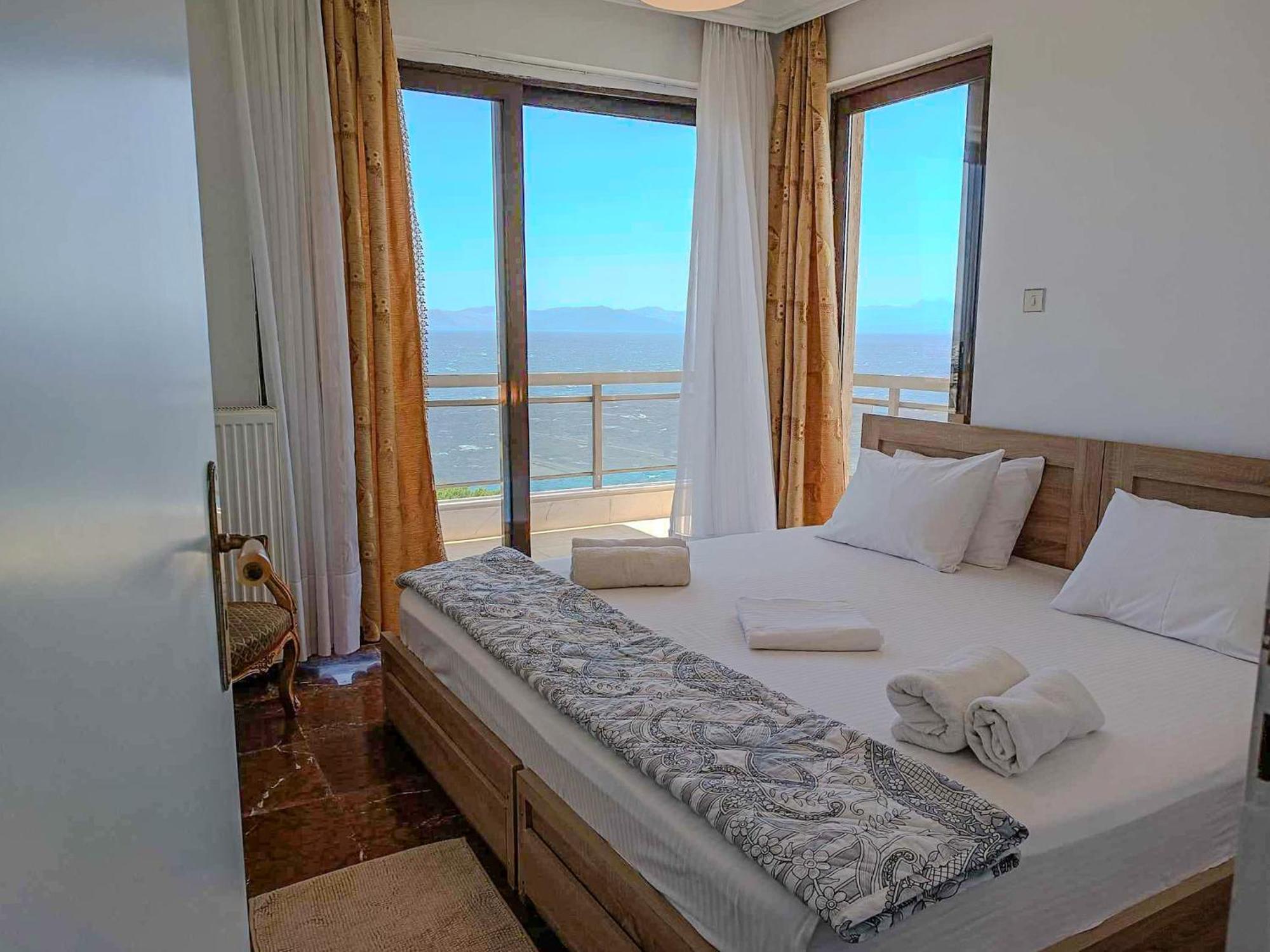 Unbeatable View, Family Apartment Rafína Exterior foto